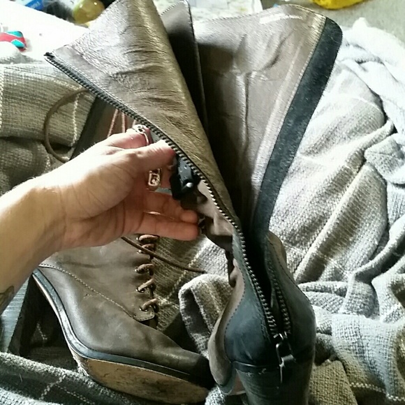 Plenty By Tracy Reese Triple Buckle Mid Calf Boot - Picture 4 of 16